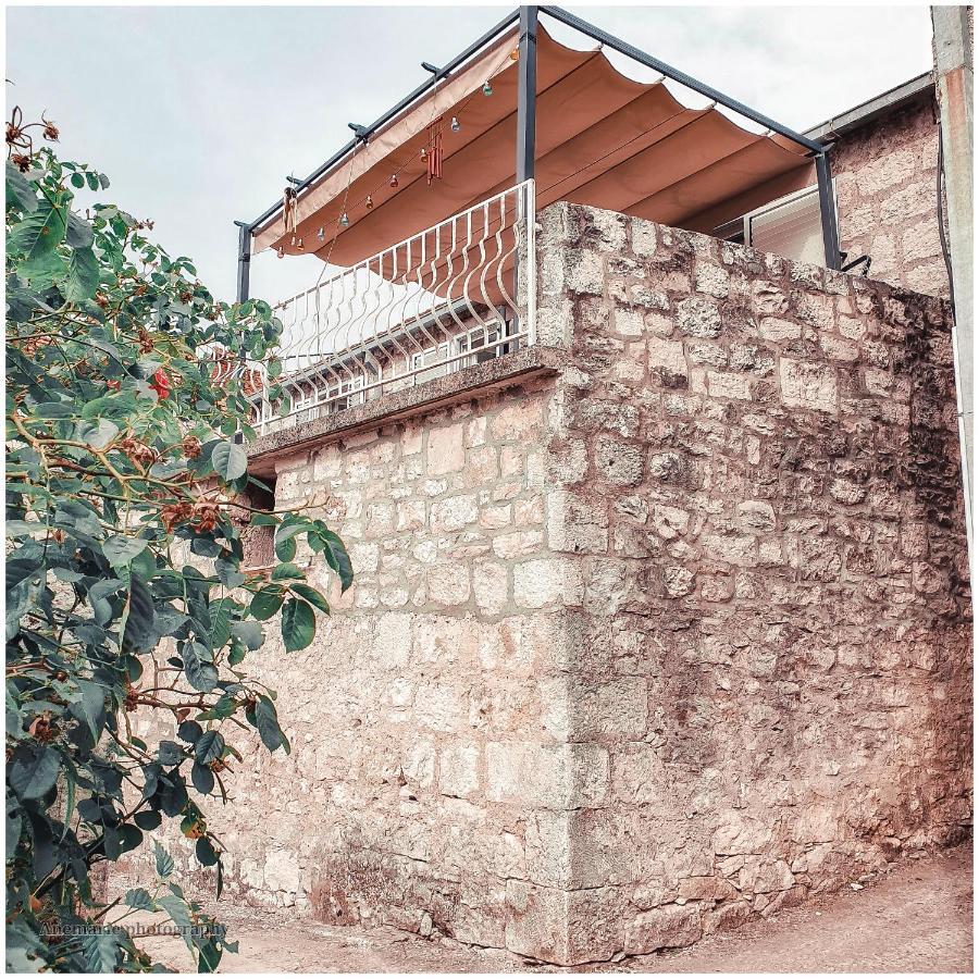 Kaya House Apartment Nerezisca Luaran gambar