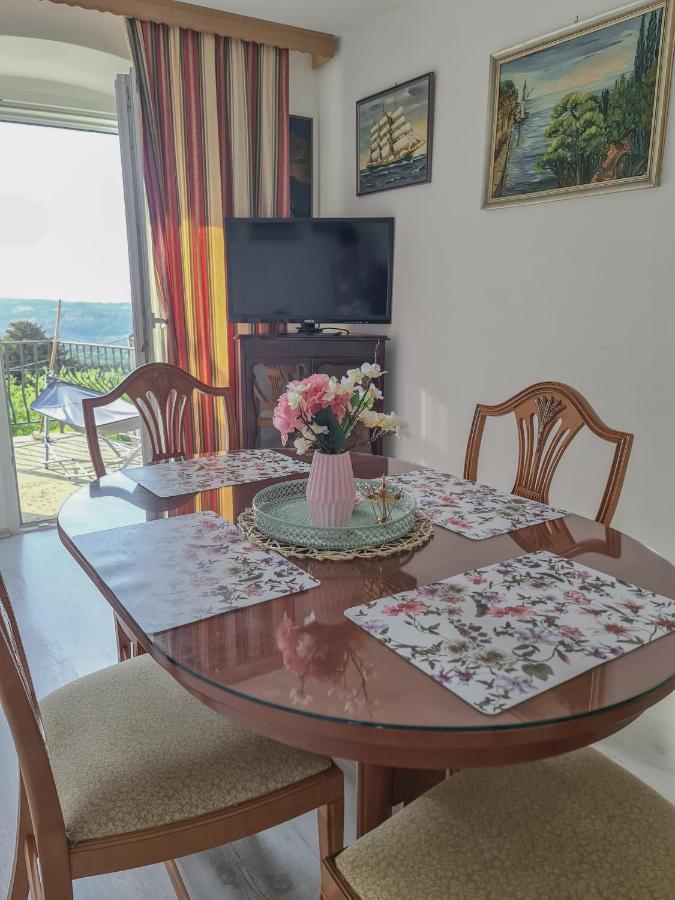 Kaya House Apartment Nerezisca Luaran gambar