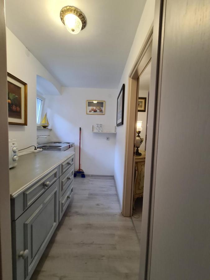 Kaya House Apartment Nerezisca Luaran gambar